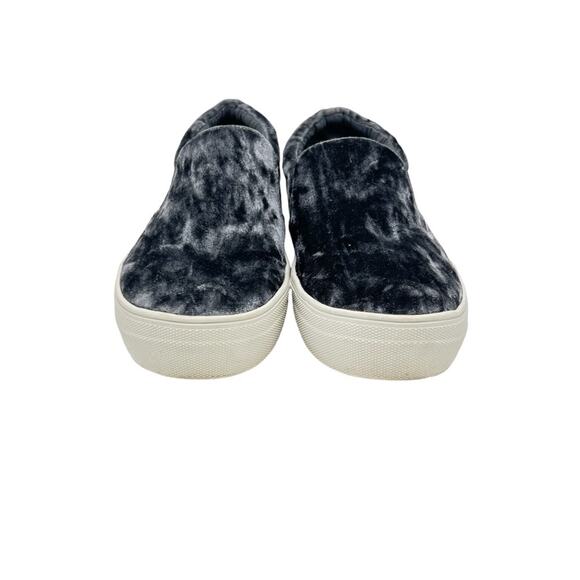 Steve Madden Gema Sneakers Womens Size 8.5 Gray Crush Velvet Slip On Comfy Chic - Picture 2 of 7